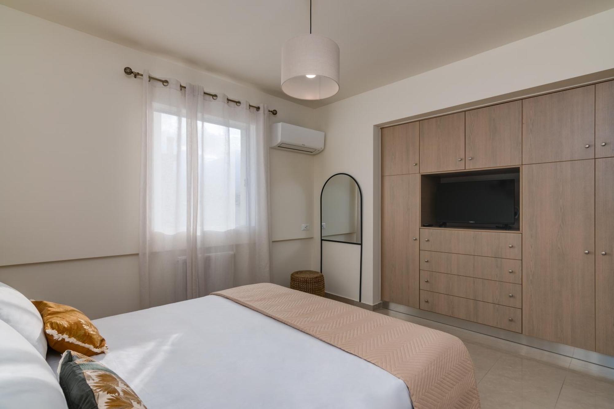 Oikies Luxury Apartments With Private Free Parking Area Айос-Ніколаос Екстер'єр фото